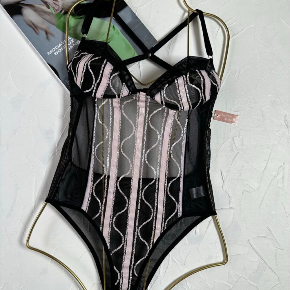DREAMFULLY Deri ve Pul İşlemeli Şeritli Bodysuit.