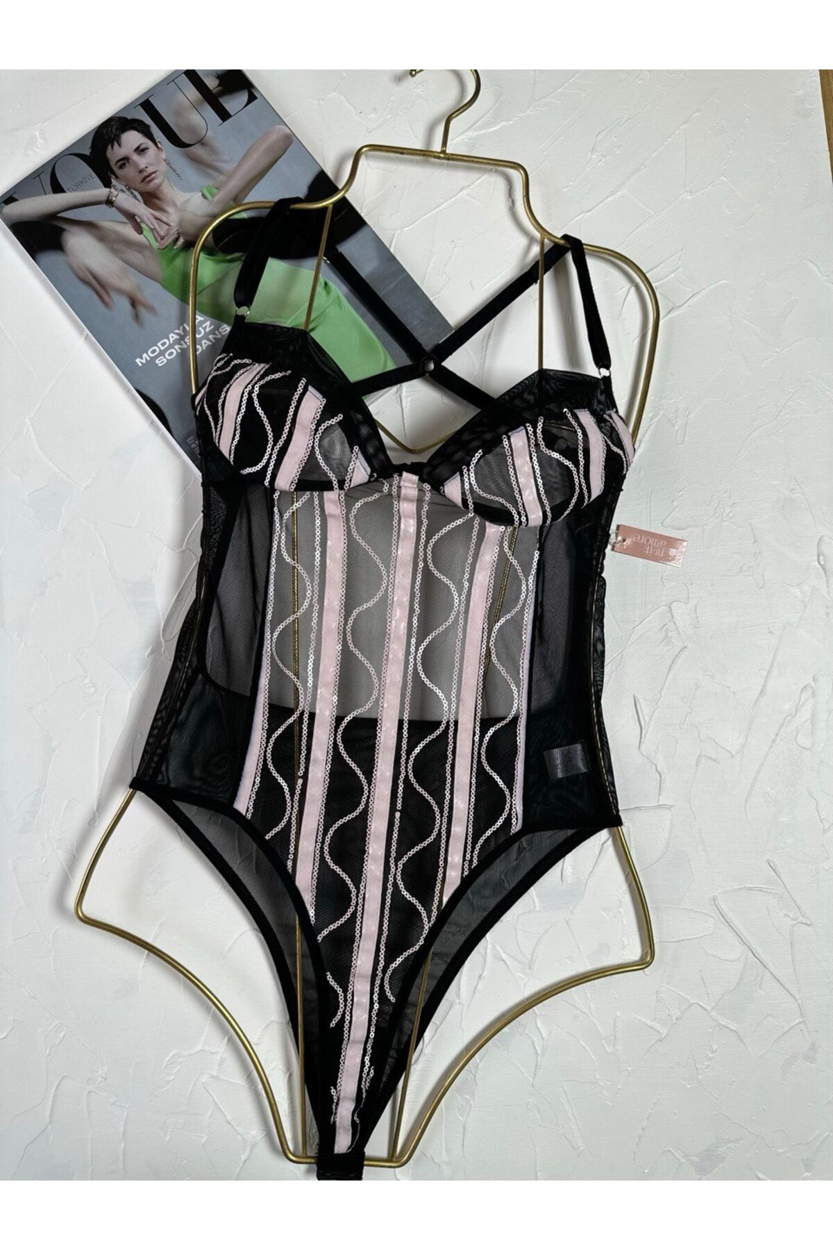 DREAMFULLY Deri ve Pul İşlemeli Şeritli Bodysuit.