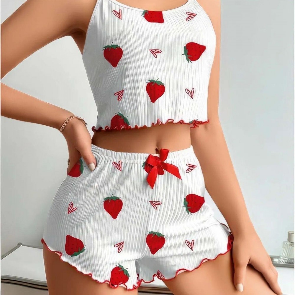 Beyaz Çilek Desenli Askılı Şortlu Pijama Takımı