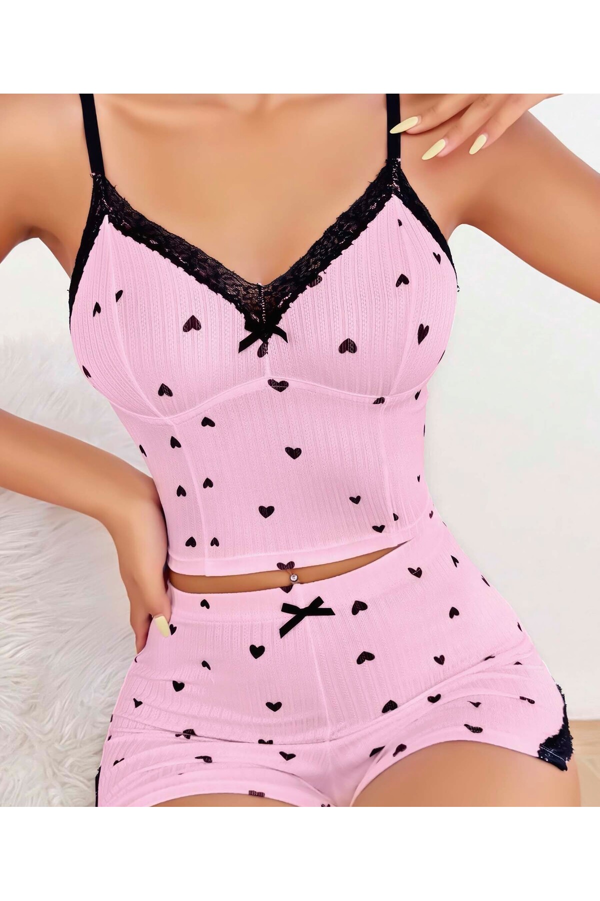 Pembe Kalpli Dantel Detaylı Ribana Şortlu Kadın Pijama Takımı –